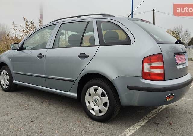 Серый Шкода Фабия, объемом двигателя 1.4 л и пробегом 194 тыс. км за 4900 $, фото 5 на Automoto.ua