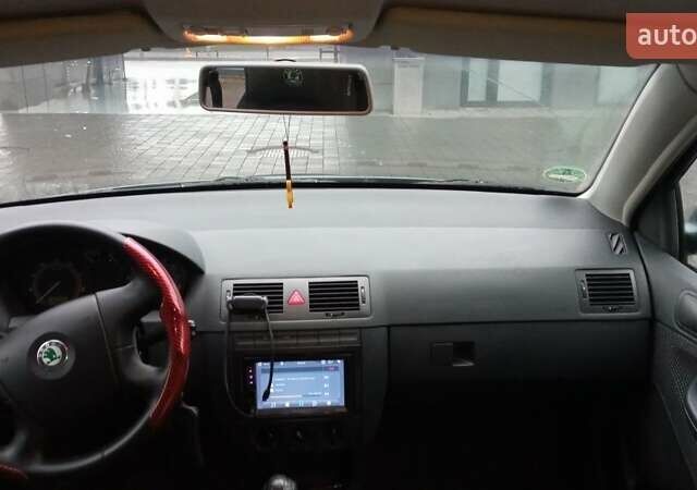 Серый Шкода Фабия, объемом двигателя 1.4 л и пробегом 198 тыс. км за 5200 $, фото 6 на Automoto.ua