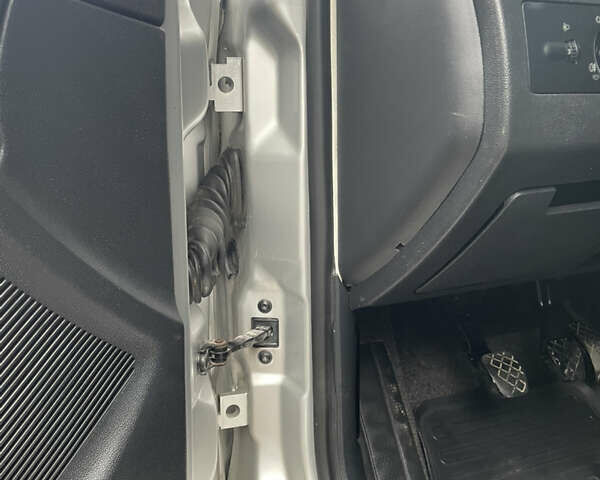 Серый Шкода Фабия, объемом двигателя 1.2 л и пробегом 175 тыс. км за 2800 $, фото 25 на Automoto.ua