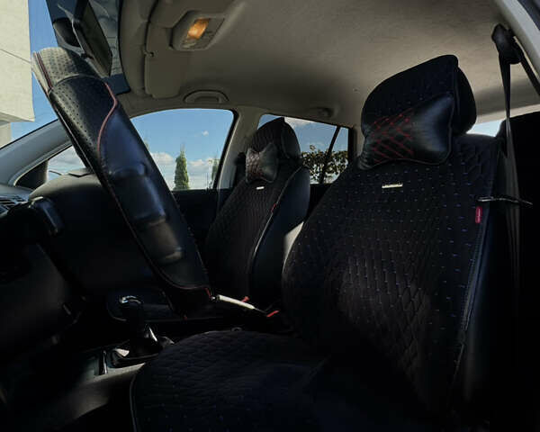 Шкода Фабия 2006 в Тернополе на Automoto.ua Серый Шкода Фабия, объемом двигателя 1.4 л и пробегом 316 тыс. км за 3300 $, фото 17 на Automoto.ua