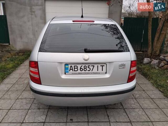 Серый Шкода Фабия, объемом двигателя 1.39 л и пробегом 229 тыс. км за 4500 $, фото 1 на Automoto.ua