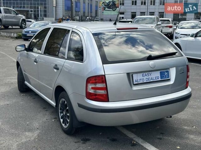 Шкода Фабия 2006 в Киеве на Automoto.ua Серый Шкода Фабия, объемом двигателя 1.2 л и пробегом 158 тыс. км за 4690 $, фото 6 на Automoto.ua