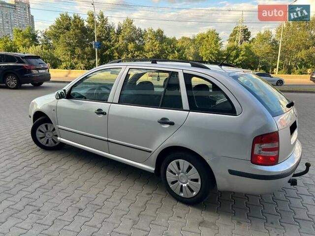 Сірий Шкода Фабія, об'ємом двигуна 1.39 л та пробігом 199 тис. км за 3300 $, фото 5 на Automoto.ua