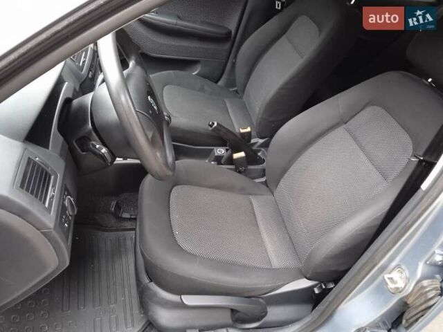 Серый Шкода Фабия, объемом двигателя 1.2 л и пробегом 290 тыс. км за 3400 $, фото 12 на Automoto.ua