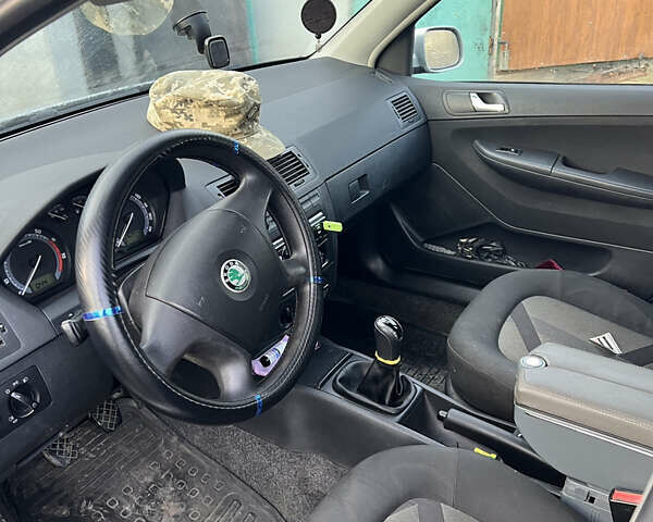 Сірий Шкода Фабія, об'ємом двигуна 1.2 л та пробігом 283 тис. км за 3500 $, фото 5 на Automoto.ua