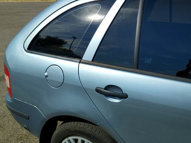 Сірий Шкода Фабія, об'ємом двигуна 1.2 л та пробігом 230 тис. км за 3999 $, фото 2 на Automoto.ua