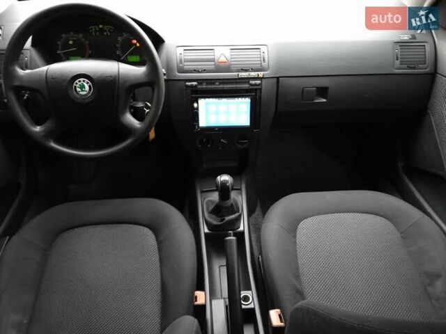 Серый Шкода Фабия, объемом двигателя 1.2 л и пробегом 290 тыс. км за 3400 $, фото 9 на Automoto.ua