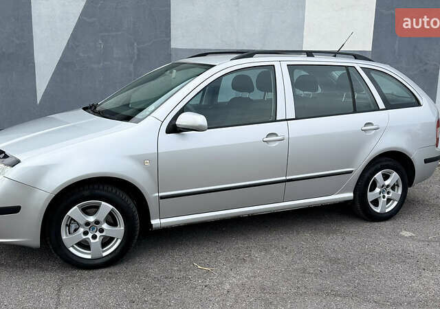 Сірий Шкода Фабія, об'ємом двигуна 1.4 л та пробігом 207 тис. км за 5700 $, фото 18 на Automoto.ua