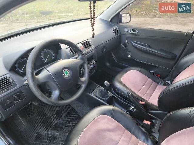 Серый Шкода Фабия, объемом двигателя 1.2 л и пробегом 235 тыс. км за 3800 $, фото 9 на Automoto.ua