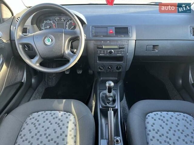 Серый Шкода Фабия, объемом двигателя 1.4 л и пробегом 188 тыс. км за 5199 $, фото 21 на Automoto.ua