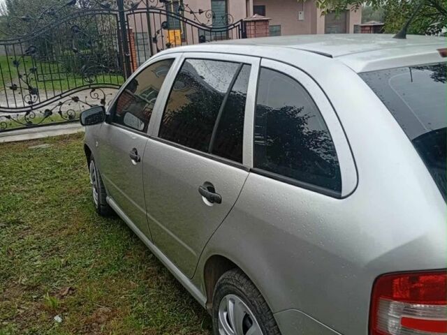 Серый Шкода Фабия, объемом двигателя 1.4 л и пробегом 240 тыс. км за 3500 $, фото 1 на Automoto.ua