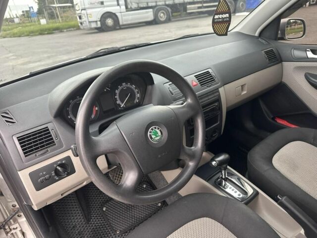 Серый Шкода Фабия, объемом двигателя 1.4 л и пробегом 164 тыс. км за 5400 $, фото 5 на Automoto.ua