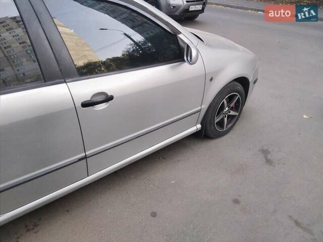 Сірий Шкода Фабія, об'ємом двигуна 1.39 л та пробігом 300 тис. км за 4250 $, фото 4 на Automoto.ua