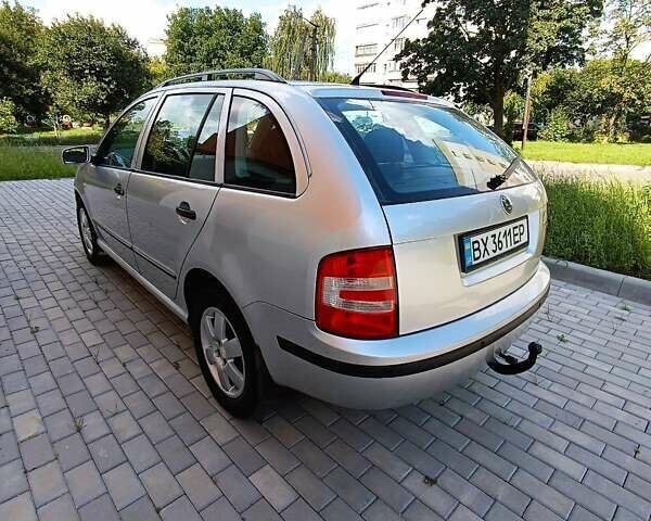 Серый Шкода Фабия, объемом двигателя 1.4 л и пробегом 208 тыс. км за 5700 $, фото 8 на Automoto.ua