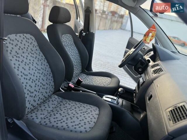 Сірий Шкода Фабія, об'ємом двигуна 1.39 л та пробігом 164 тис. км за 3999 $, фото 20 на Automoto.ua