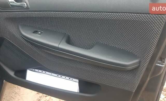 Серый Шкода Фабия, объемом двигателя 1.39 л и пробегом 155 тыс. км за 4650 $, фото 16 на Automoto.ua