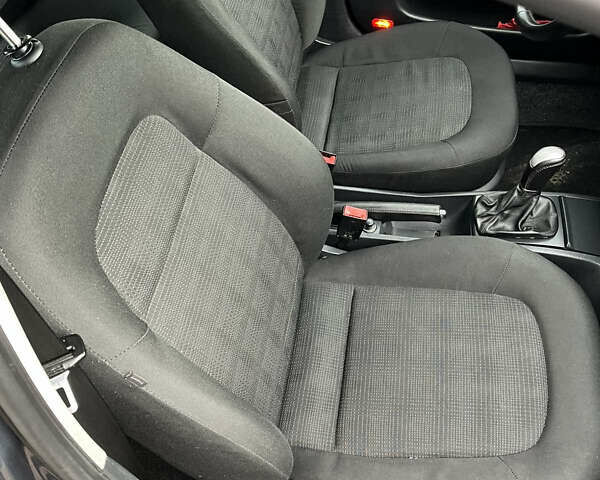 Сірий Шкода Фабія, об'ємом двигуна 1.4 л та пробігом 160 тис. км за 4500 $, фото 10 на Automoto.ua