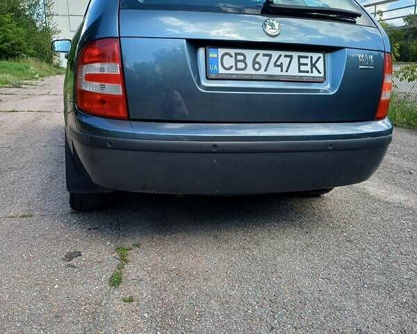 Серый Шкода Фабия, объемом двигателя 1.39 л и пробегом 261 тыс. км за 3999 $, фото 8 на Automoto.ua