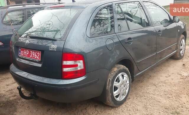 Серый Шкода Фабия, объемом двигателя 1.39 л и пробегом 155 тыс. км за 4650 $, фото 3 на Automoto.ua