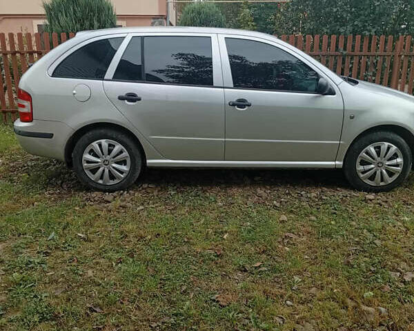Сірий Шкода Фабія, об'ємом двигуна 1.39 л та пробігом 245 тис. км за 4200 $, фото 2 на Automoto.ua