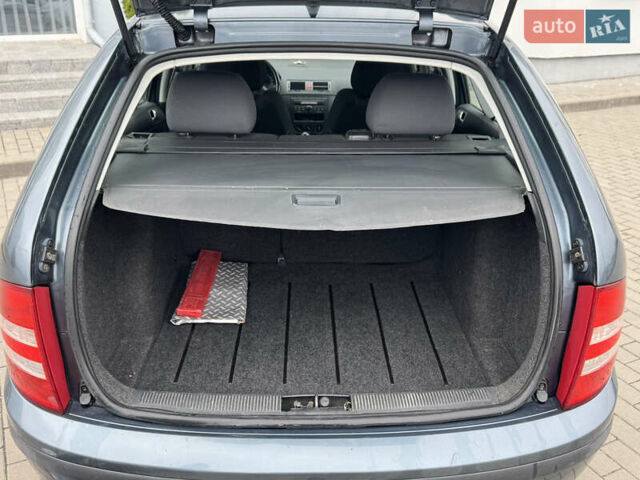 Серый Шкода Фабия, объемом двигателя 1.4 л и пробегом 266 тыс. км за 3998 $, фото 14 на Automoto.ua