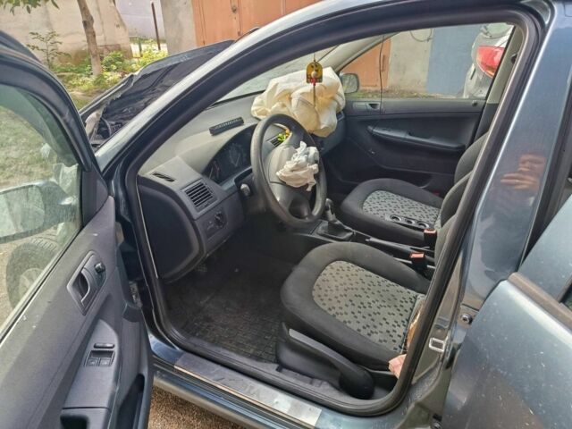 Сірий Шкода Фабія, об'ємом двигуна 1.4 л та пробігом 209 тис. км за 1500 $, фото 3 на Automoto.ua