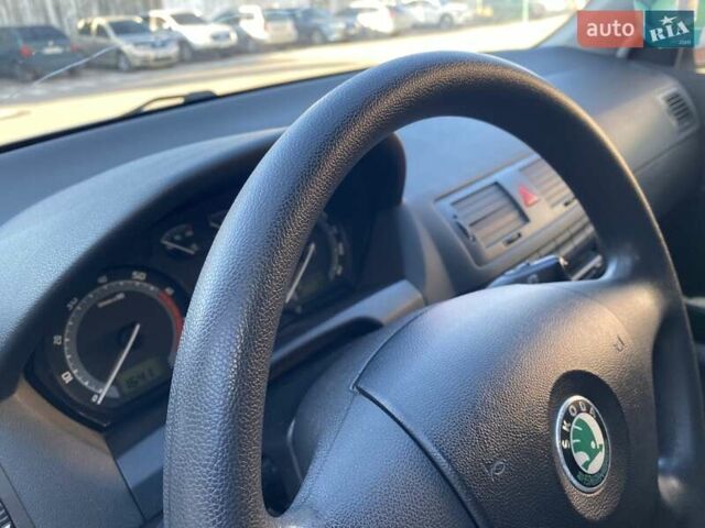 Сірий Шкода Фабія, об'ємом двигуна 1.2 л та пробігом 180 тис. км за 3300 $, фото 9 на Automoto.ua