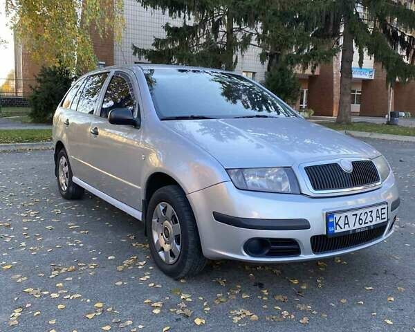 Шкода Фабия 2007 в Броварах на Automoto.ua Серый Шкода Фабия, объемом двигателя 1.2 л и пробегом 234 тыс. км за 2999 $, фото 1 на Automoto.ua