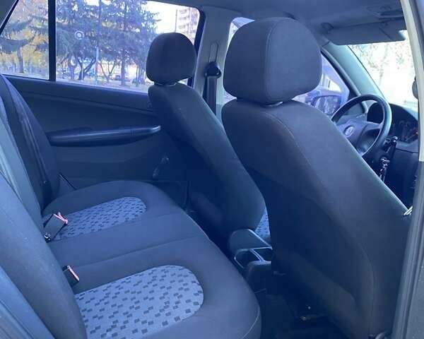 Шкода Фабия 2007 в Броварах на Automoto.ua Серый Шкода Фабия, объемом двигателя 1.2 л и пробегом 234 тыс. км за 2999 $, фото 8 на Automoto.ua