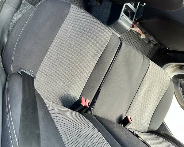 Сірий Шкода Фабія, об'ємом двигуна 1.42 л та пробігом 241 тис. км за 3800 $, фото 14 на Automoto.ua