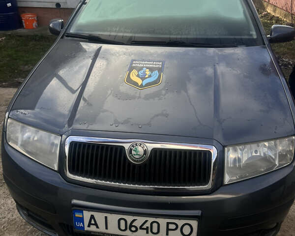 Сірий Шкода Фабія, об'ємом двигуна 1.39 л та пробігом 280 тис. км за 4500 $, фото 4 на Automoto.ua