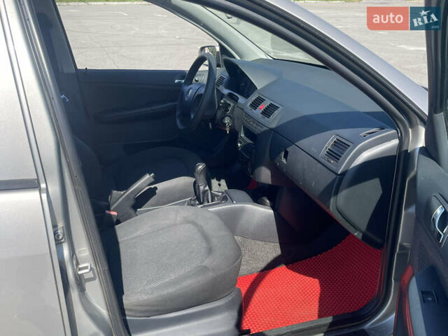 Серый Шкода Фабия, объемом двигателя 1.39 л и пробегом 226 тыс. км за 4900 $, фото 16 на Automoto.ua