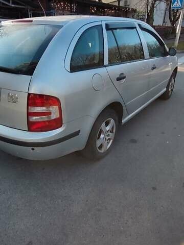 Серый Шкода Фабия, объемом двигателя 1.4 л и пробегом 290 тыс. км за 4000 $, фото 7 на Automoto.ua