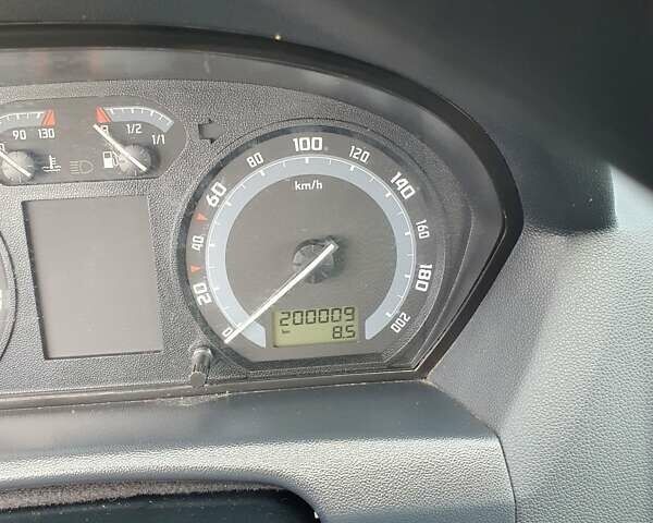 Серый Шкода Фабия, объемом двигателя 1.4 л и пробегом 200 тыс. км за 4900 $, фото 26 на Automoto.ua