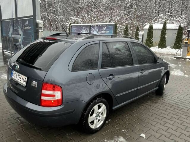 Сірий Шкода Фабія, об'ємом двигуна 1.4 л та пробігом 250 тис. км за 5200 $, фото 2 на Automoto.ua