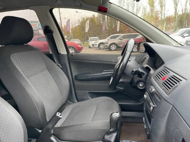 Шкода Фабия 2007 в Кривом Роге на Automoto.ua Серый Шкода Фабия, объемом двигателя 1.2 л и пробегом 180 тыс. км за 3700 $, фото 12 на Automoto.ua