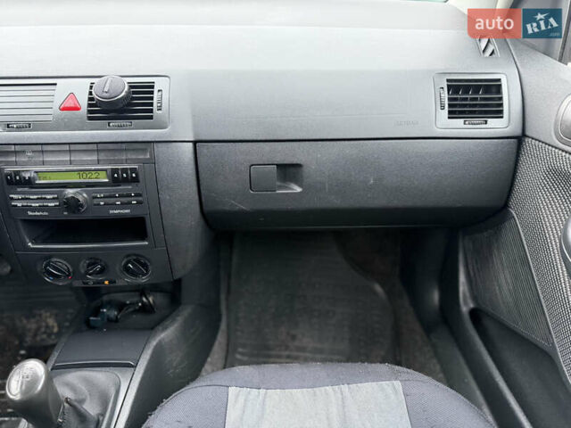 Серый Шкода Фабия, объемом двигателя 1.42 л и пробегом 370 тыс. км за 2999 $, фото 32 на Automoto.ua