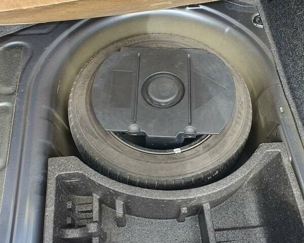 Серый Шкода Фабия, объемом двигателя 1.4 л и пробегом 200 тыс. км за 4900 $, фото 15 на Automoto.ua