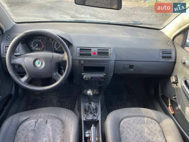Сірий Шкода Фабія, об'ємом двигуна 1.2 л та пробігом 400 тис. км за 1500 $, фото 4 на Automoto.ua
