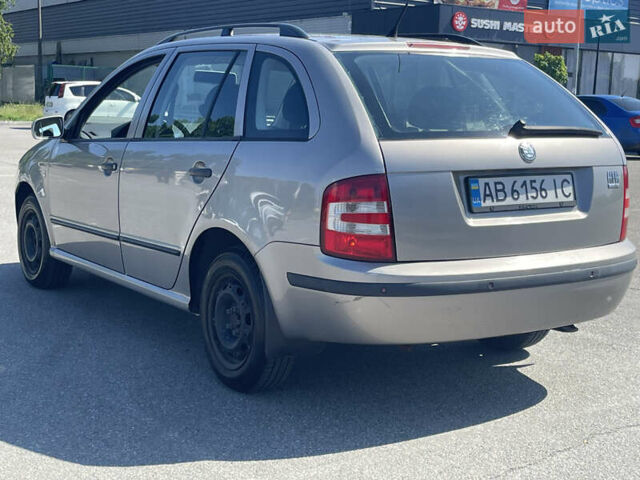 Серый Шкода Фабия, объемом двигателя 1.39 л и пробегом 226 тыс. км за 4900 $, фото 6 на Automoto.ua