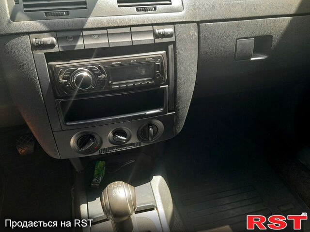 Серый Шкода Фабия, объемом двигателя 1.4 л и пробегом 280 тыс. км за 3200 $, фото 6 на Automoto.ua