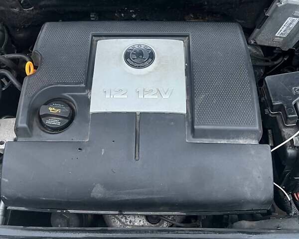 Серый Шкода Фабия, объемом двигателя 1.2 л и пробегом 193 тыс. км за 3200 $, фото 15 на Automoto.ua