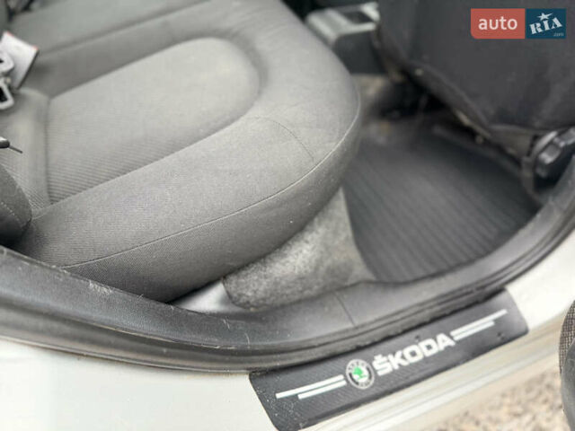 Сірий Шкода Фабія, об'ємом двигуна 1.42 л та пробігом 370 тис. км за 3300 $, фото 37 на Automoto.ua