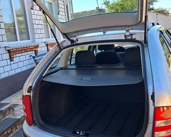 Серый Шкода Фабия, объемом двигателя 1.4 л и пробегом 174 тыс. км за 5000 $, фото 6 на Automoto.ua