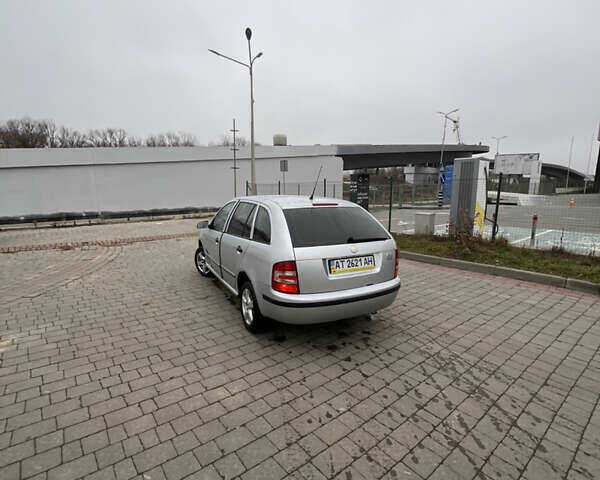 Серый Шкода Фабия, объемом двигателя 1.39 л и пробегом 249 тыс. км за 3500 $, фото 4 на Automoto.ua