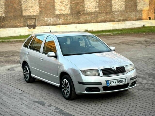 Серый Шкода Фабия, объемом двигателя 1.4 л и пробегом 190 тыс. км за 4300 $, фото 5 на Automoto.ua