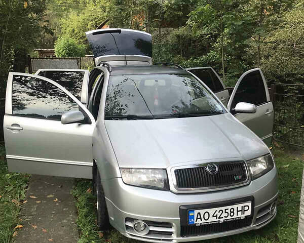 Серый Шкода Фабия, объемом двигателя 1.9 л и пробегом 264 тыс. км за 4900 $, фото 2 на Automoto.ua