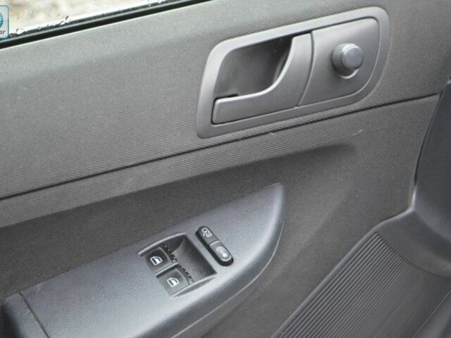 Сірий Шкода Фабія, об'ємом двигуна 1.4 л та пробігом 256 тис. км за 3500 $, фото 13 на Automoto.ua