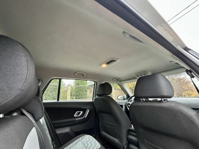 Серый Шкода Фабия, объемом двигателя 1.6 л и пробегом 247 тыс. км за 5350 $, фото 17 на Automoto.ua