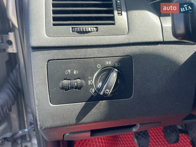 Серый Шкода Фабия, объемом двигателя 1.39 л и пробегом 226 тыс. км за 4900 $, фото 21 на Automoto.ua